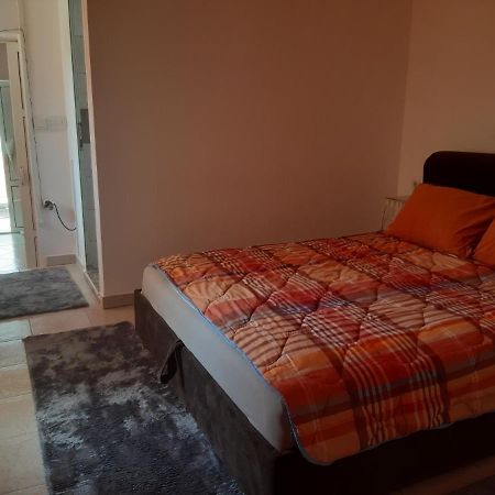 Guest'S House "Lindi&Roni" Apartment Ulcinj Exterior foto
