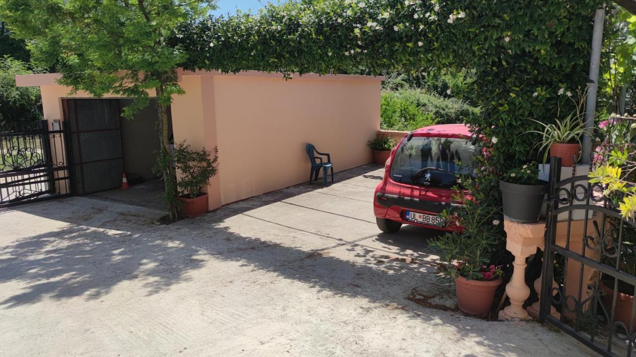 Guest'S House "Lindi&Roni" Apartment Ulcinj Exterior foto