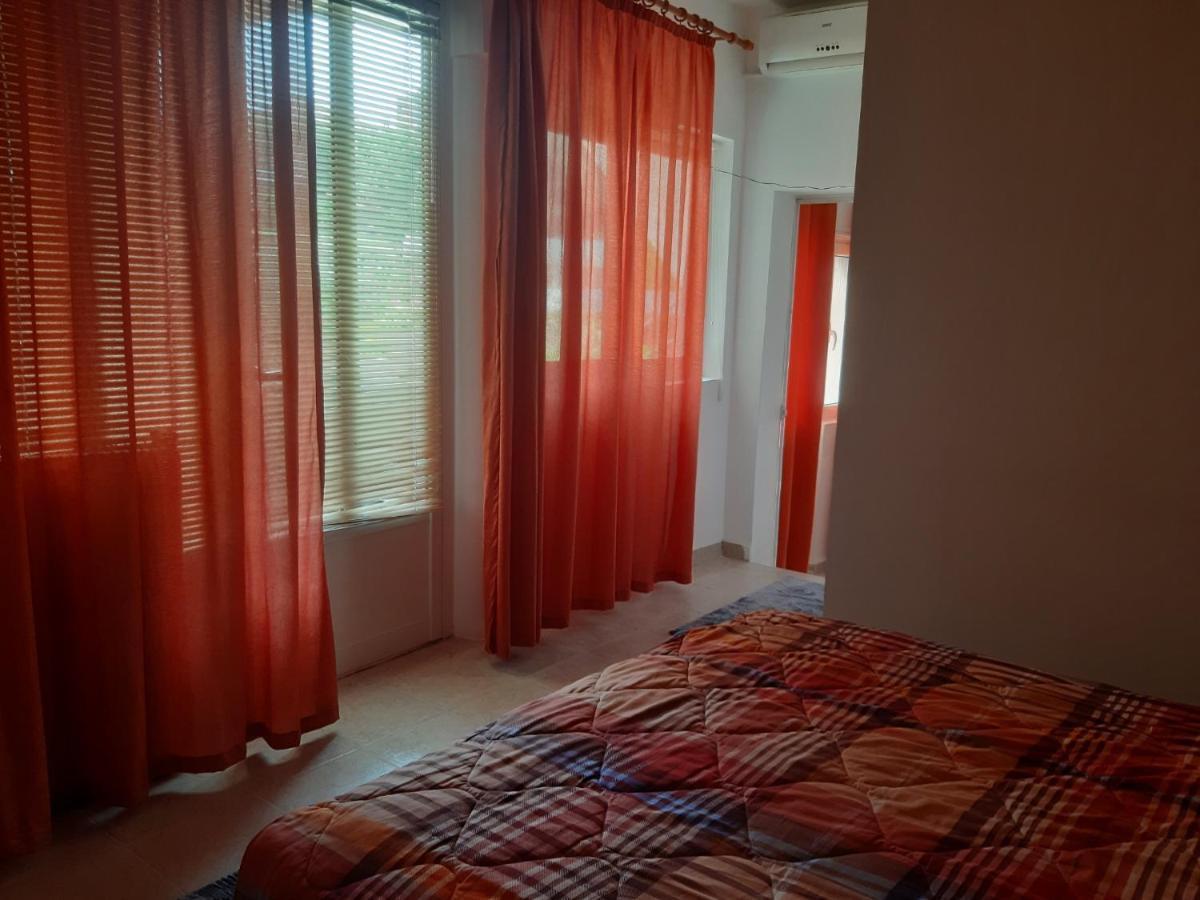 Guest'S House "Lindi&Roni" Apartment Ulcinj Exterior foto